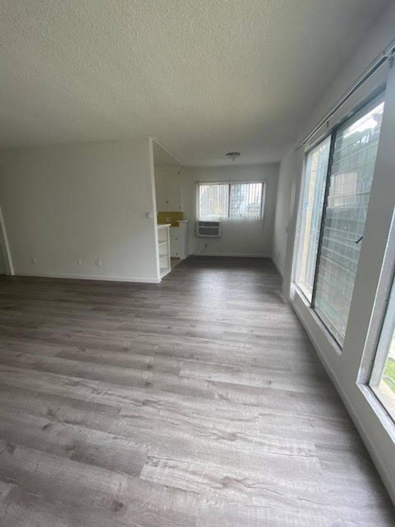 Apartment for rent at 838-844 S Wilton Place, Los Angeles, CA 90005
