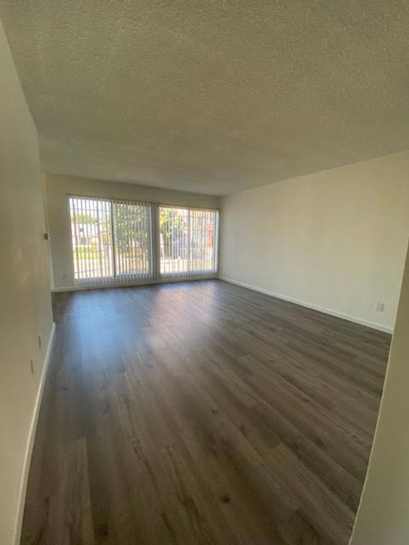 Apartment for rent at 838-844 S Wilton Place, Los Angeles, CA 90005