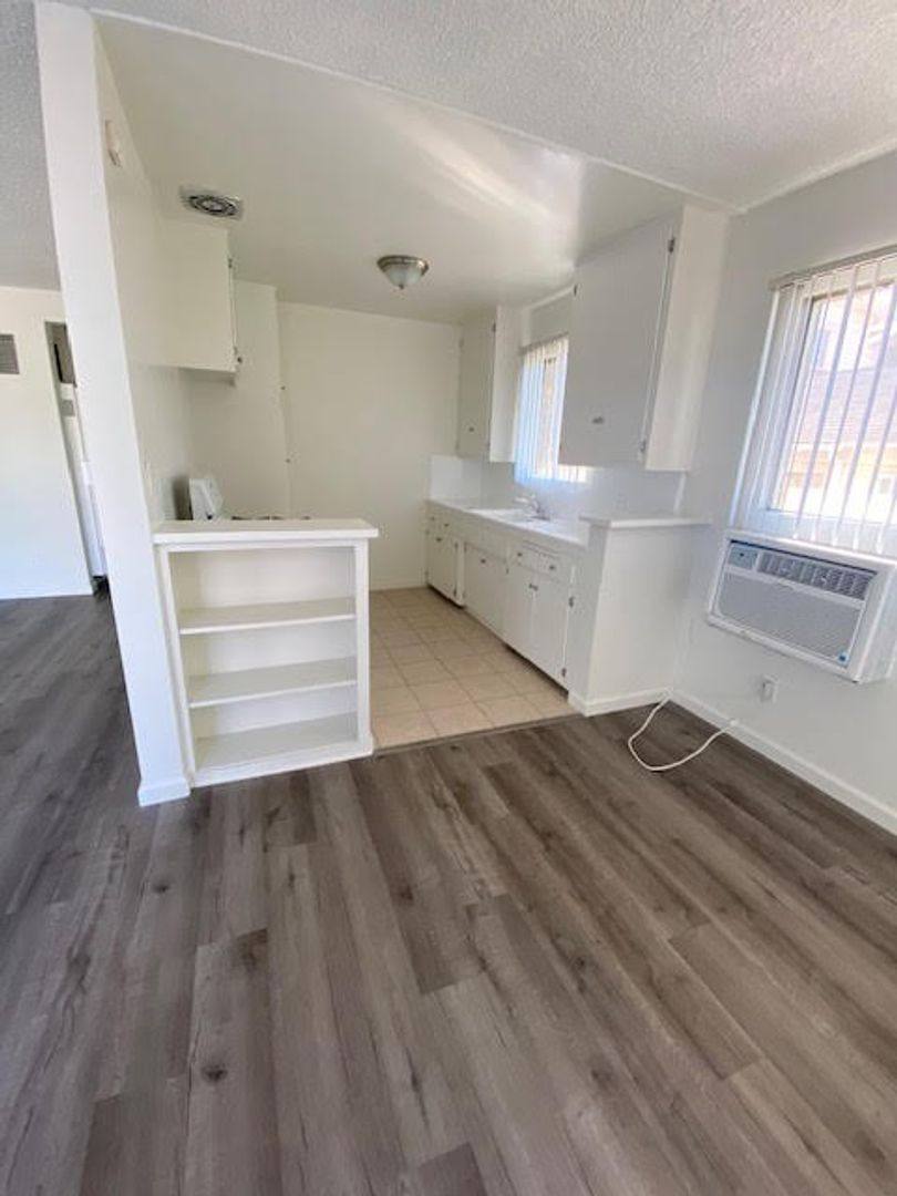 Apartment for rent at 838-844 S Wilton Place, Los Angeles, CA 90005