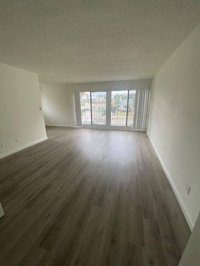 Apartment for rent at 838-844 S Wilton Place, Los Angeles, CA 90005