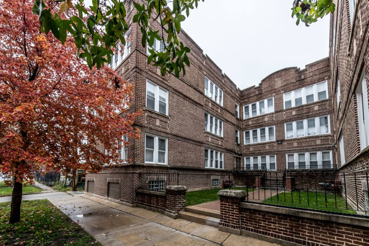 Apartment for rent at 1516 W 78th St, Chicago, IL 60620