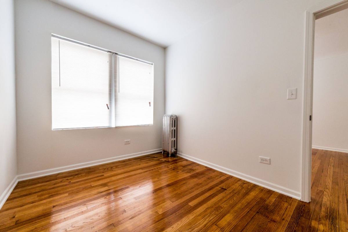 Apartment for rent at 1516 W 78th St, Chicago, IL 60620
