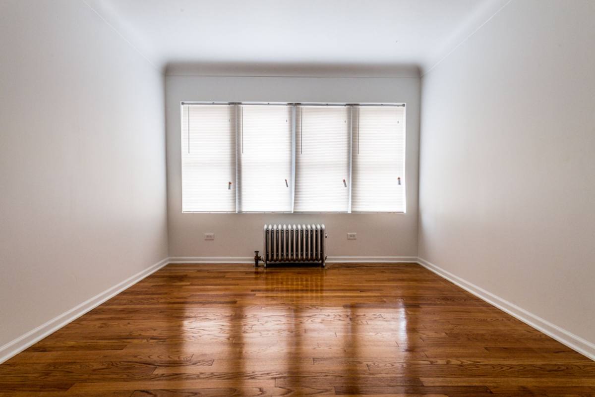 Apartment for rent at 1516 W 78th St, Chicago, IL 60620