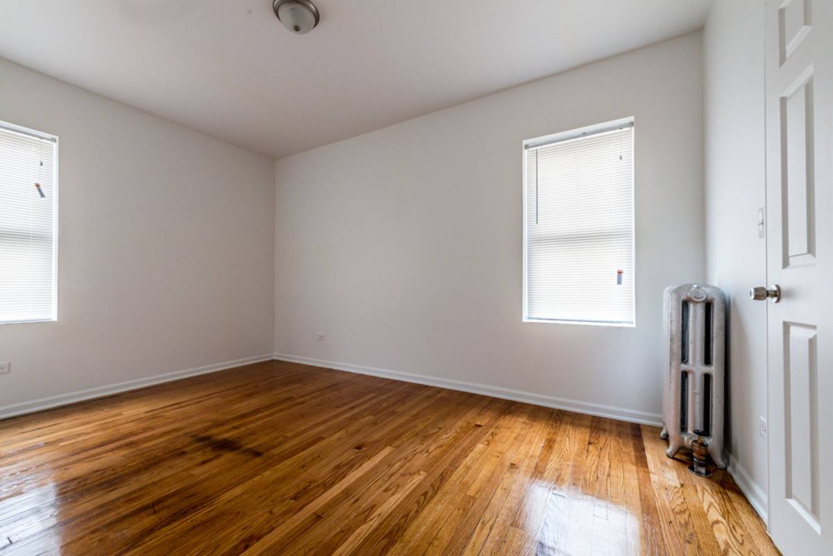 Apartment for rent at 1516 W 78th St, Chicago, IL 60620