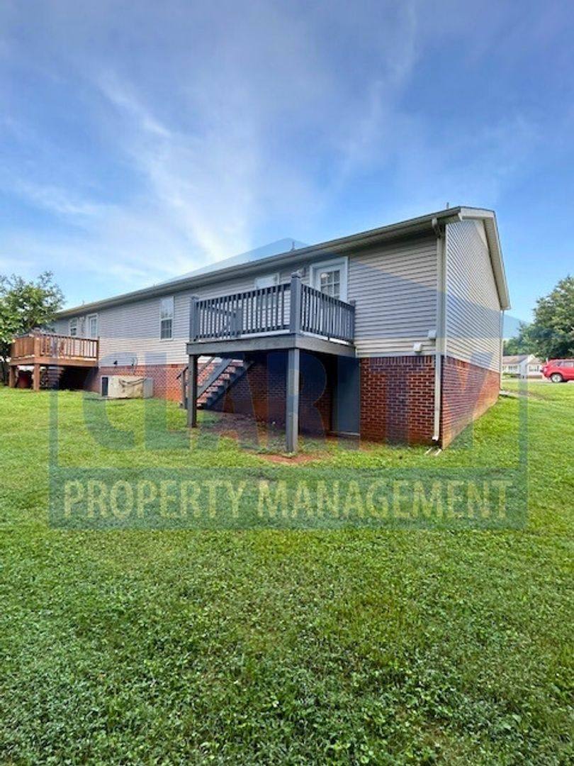 Townhouse for rent at 129 Brooke Lane NE, Cleveland, TN 37312