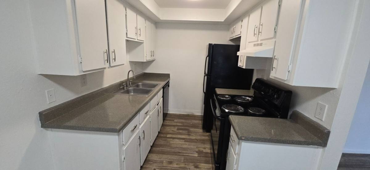 Apartment for rent at 2330 W Lone Cactus Dr, Phoenix, AZ 85027