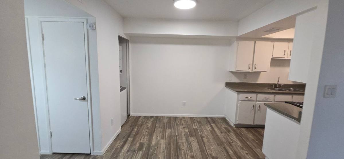 Apartment for rent at 2330 W Lone Cactus Dr, Phoenix, AZ 85027