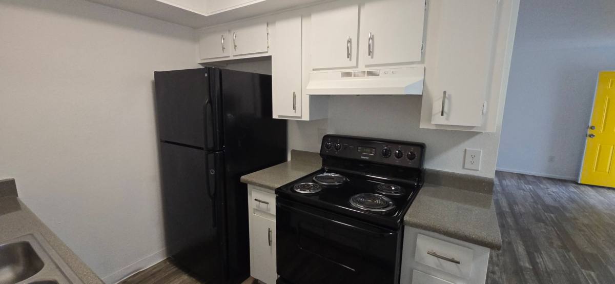 Apartment for rent at 2330 W Lone Cactus Dr, Phoenix, AZ 85027