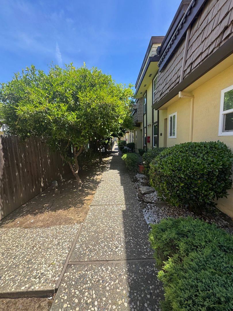Apartment for rent at 5840 Fair Oaks Blvd, Carmichael, CA 95608