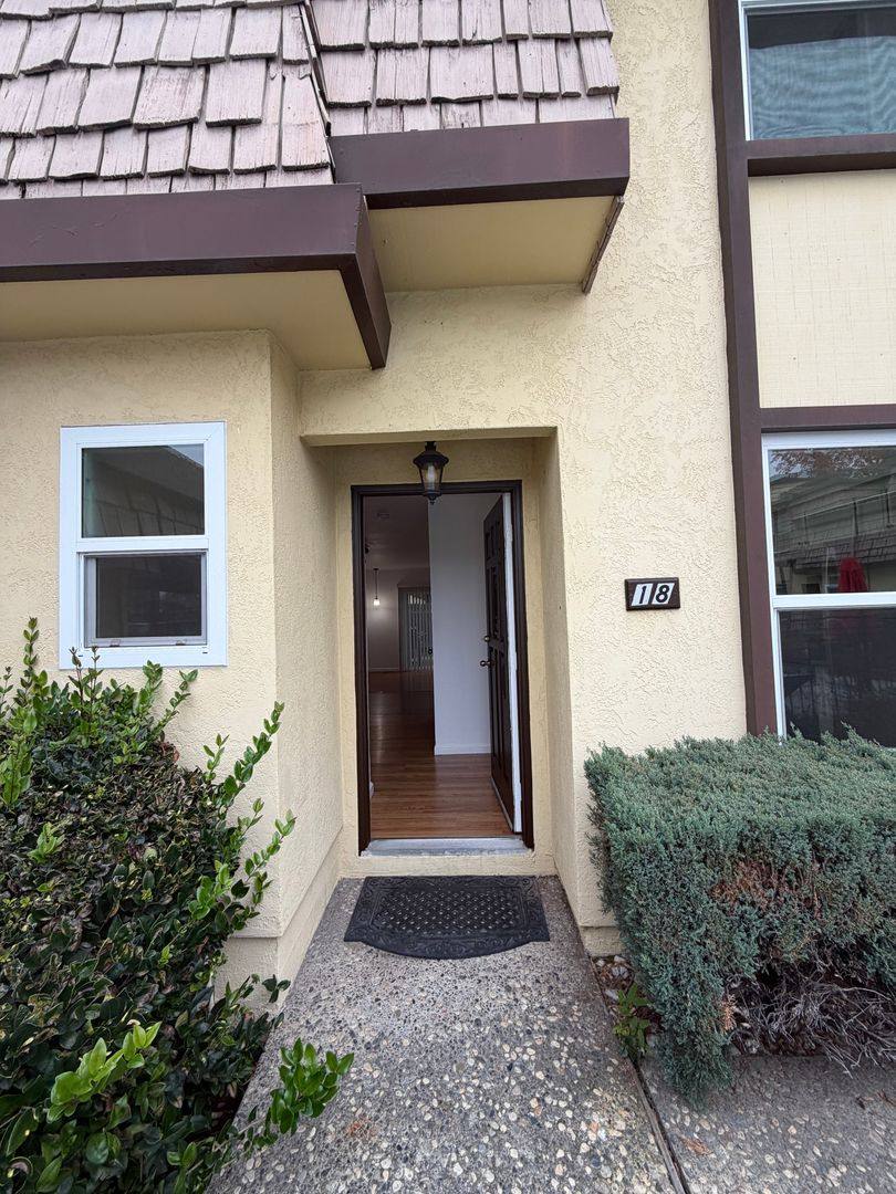Apartment for rent at 5840 Fair Oaks Blvd, Carmichael, CA 95608