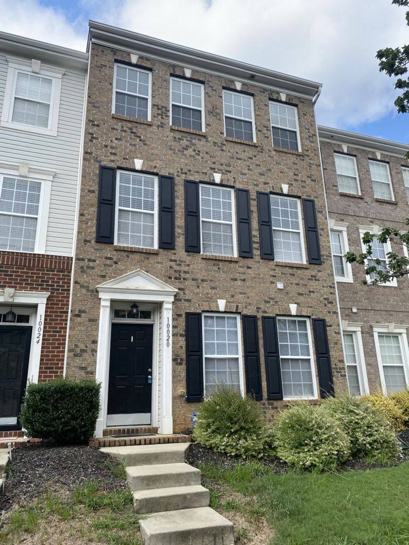 Townhouse for rent at 10020 Kings Parade Blvd, Charlotte, NC 28273