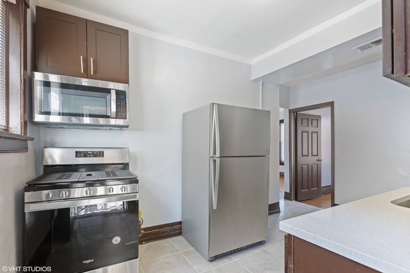 Apartment for rent at 7836 S Sangamon St #2F, Chicago, IL 60605