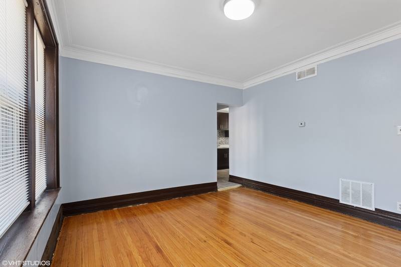 Apartment for rent at 7836 S Sangamon St #2F, Chicago, IL 60605