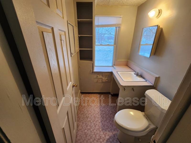 House for rent at 12000 Plainview Ave, Detroit, MI 48228