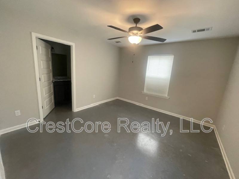 House for rent at 2433 Zanone Ave, Memphis, TN 38114