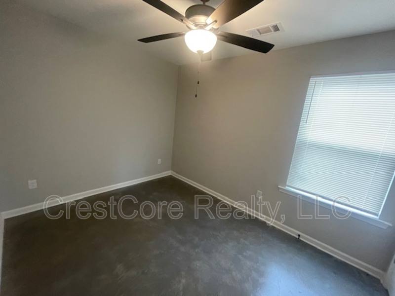 House for rent at 2433 Zanone Ave, Memphis, TN 38114