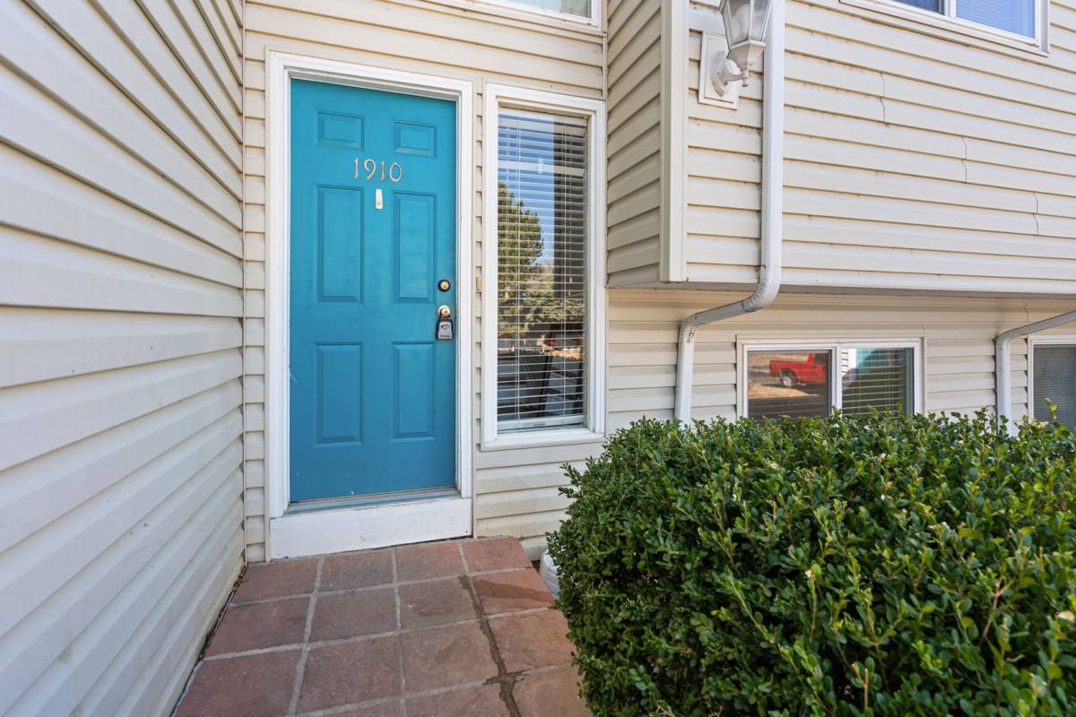 Townhouse for rent at 1910 E 18th St, Loveland, CO 80538