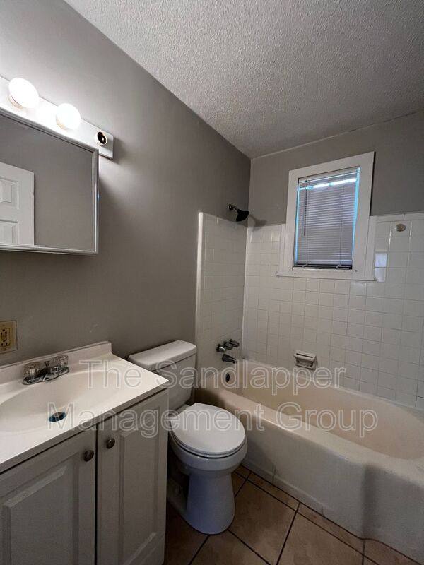 Apartment for rent at 5607 Aldrich Ave, Charleston, SC 29406
