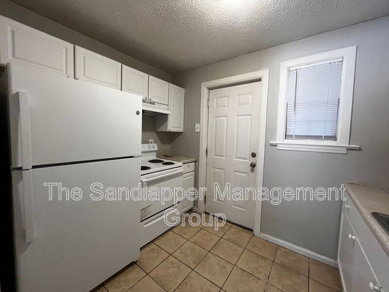 Apartment for rent at 5607 Aldrich Ave, Charleston, SC 29406