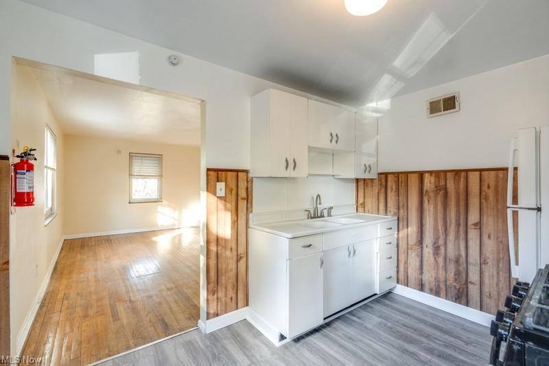 Apartment for rent at 275 E 200th St #2, Cleveland, OH 44119