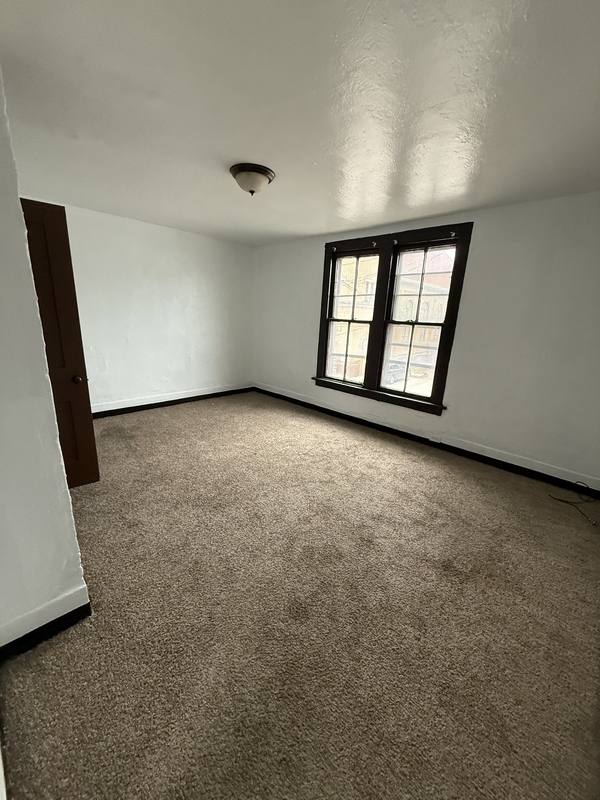 House for rent at 1423 E 33rd St, Cleveland, OH 44114
