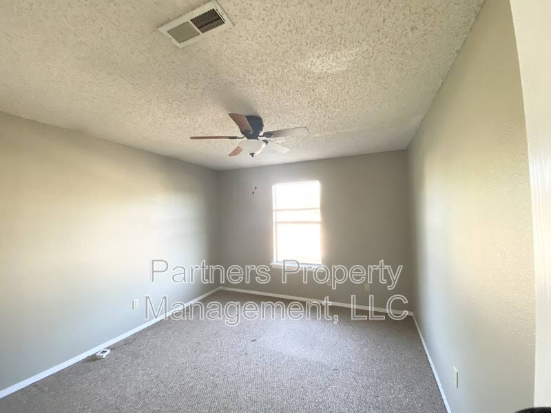 Apartment for rent at 1659 N Dawn Dr #1, Fayetteville, AR 72703