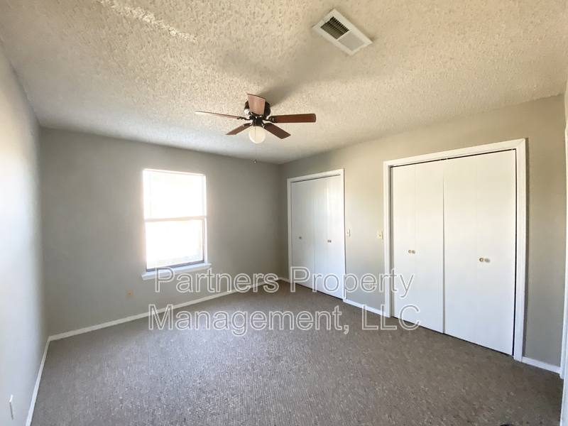 Apartment for rent at 1659 N Dawn Dr #1, Fayetteville, AR 72703