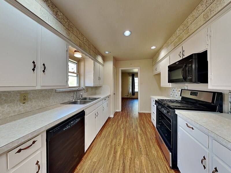 House for rent at 13630 Willow Bend Rd, Dallas, TX 75240