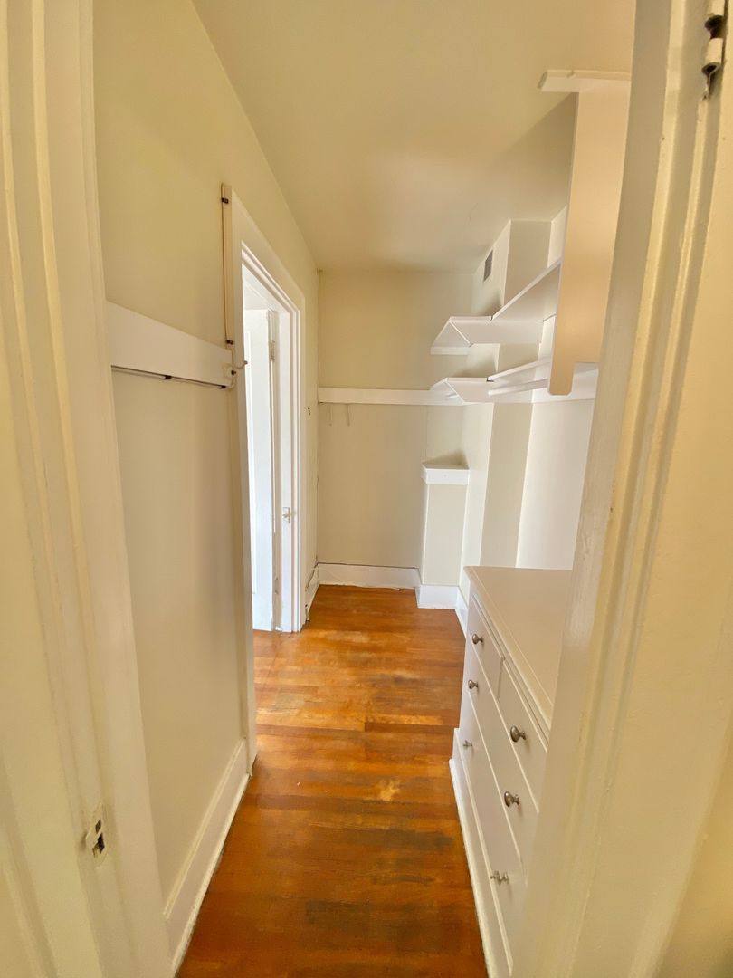 Apartment for rent at 516 E Union St, Seattle, WA 98122