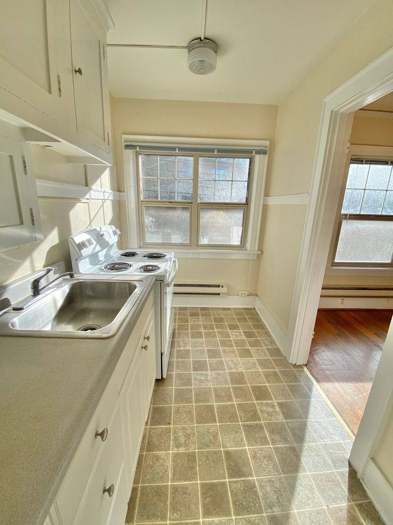 Apartment for rent at 516 E Union St, Seattle, WA 98122
