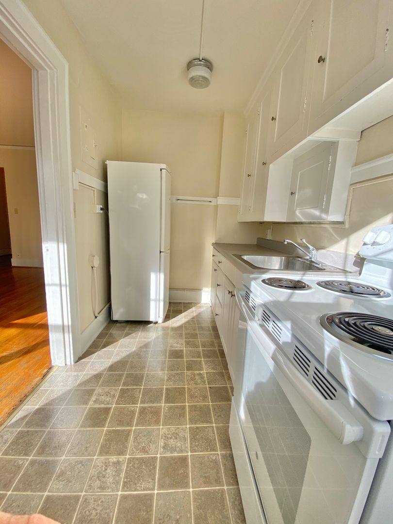 Apartment for rent at 516 E Union St, Seattle, WA 98122
