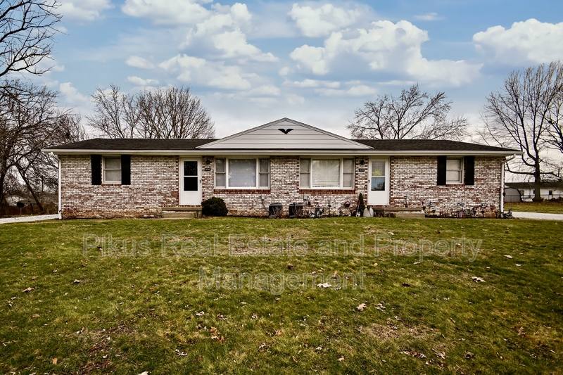 Apartment for rent at 1618 Clearbrook Rd NW #1, Massillon, OH 44646