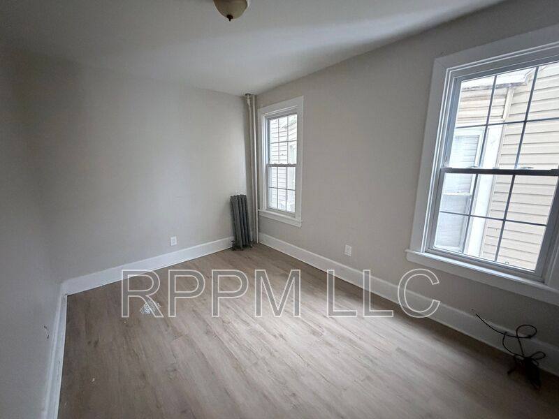 Apartment for rent at 106 N 16th St #1, East Orange, NJ 07017