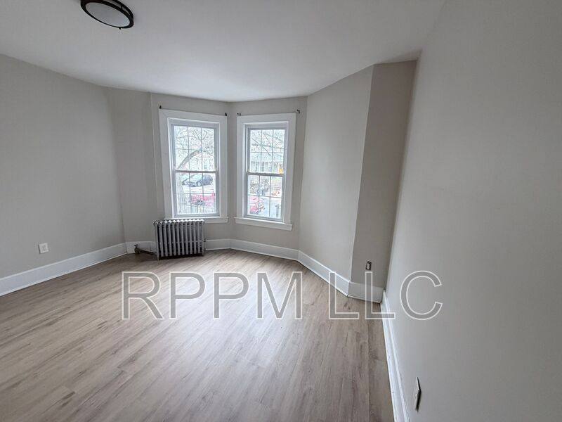 Apartment for rent at 106 N 16th St #1, East Orange, NJ 07017