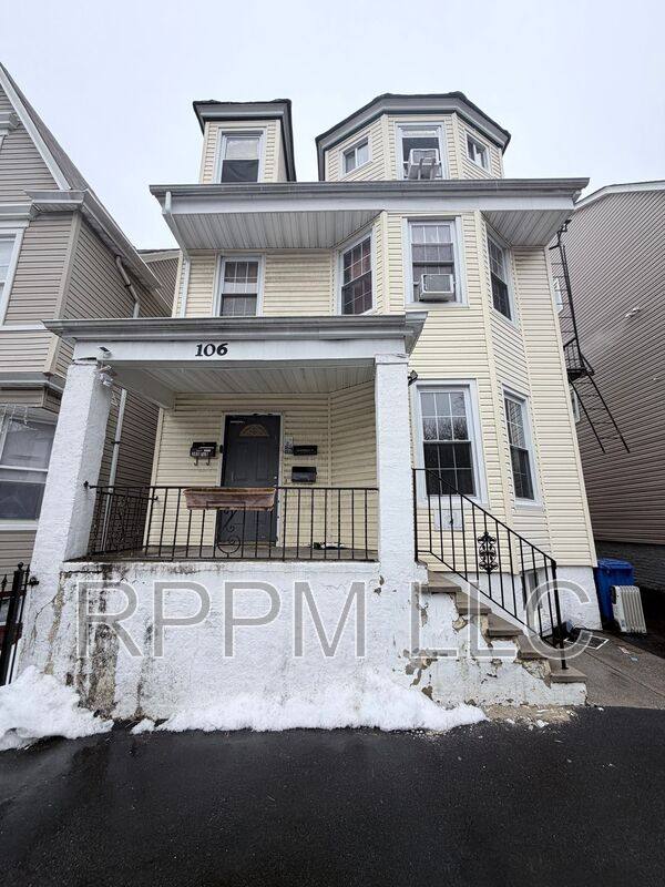 Apartment for rent at 106 N 16th St #1, East Orange, NJ 07017