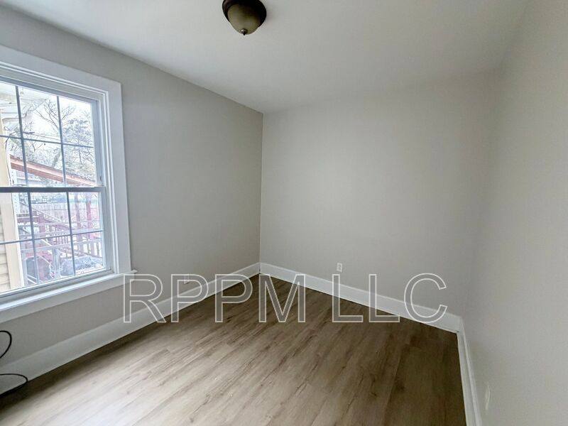 Apartment for rent at 106 N 16th St #1, East Orange, NJ 07017