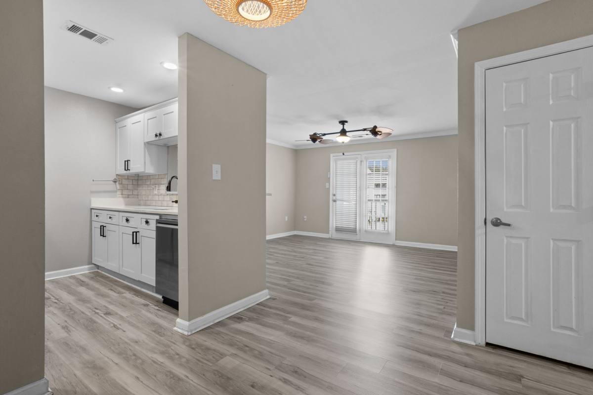 Condo for rent at 2421 Beachview Dr, Ocean Springs, MS 39564