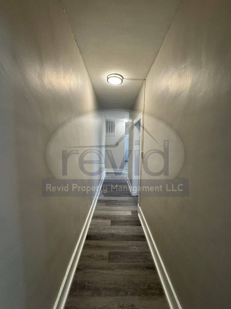 Apartment for rent at 282 Garland St, Memphis, TN 38104