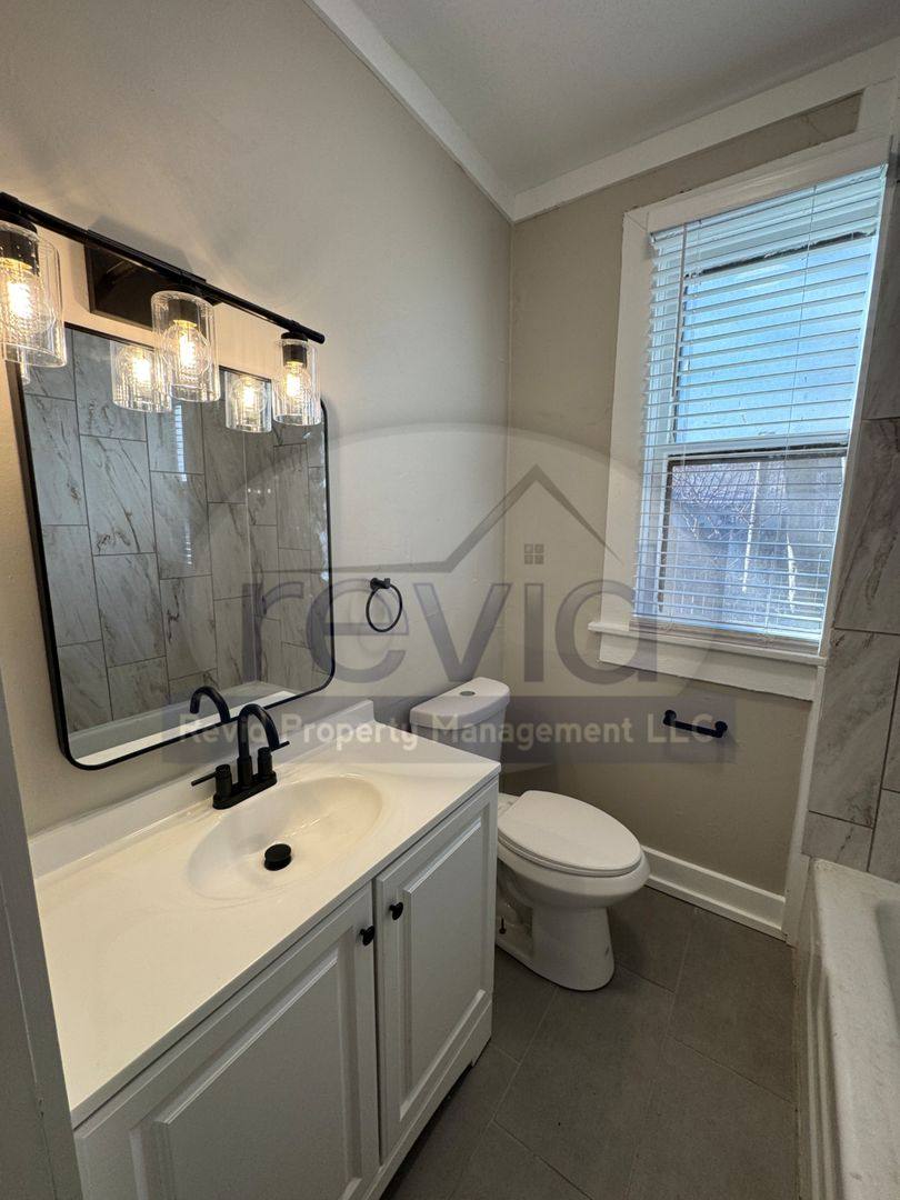 Apartment for rent at 282 Garland St, Memphis, TN 38104
