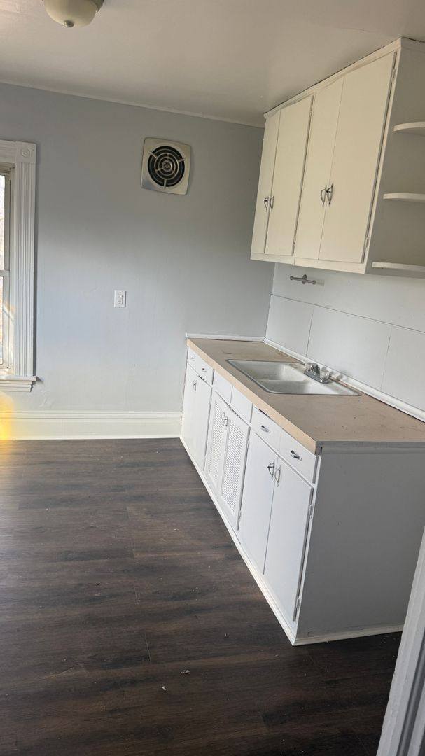 Apartment for rent at 115 2nd Ave, Sharon, PA 16146