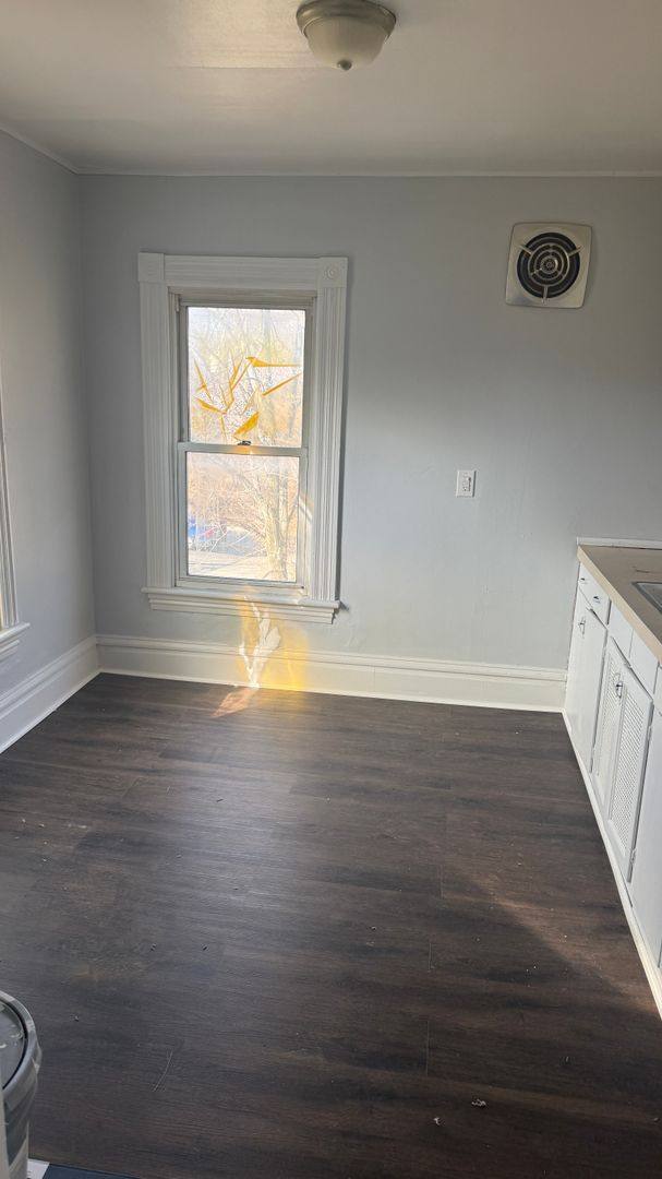Apartment for rent at 115 2nd Ave, Sharon, PA 16146