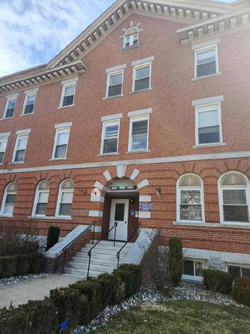 Apartment for rent at 223 Meadow St, Naugatuck, CT 06770