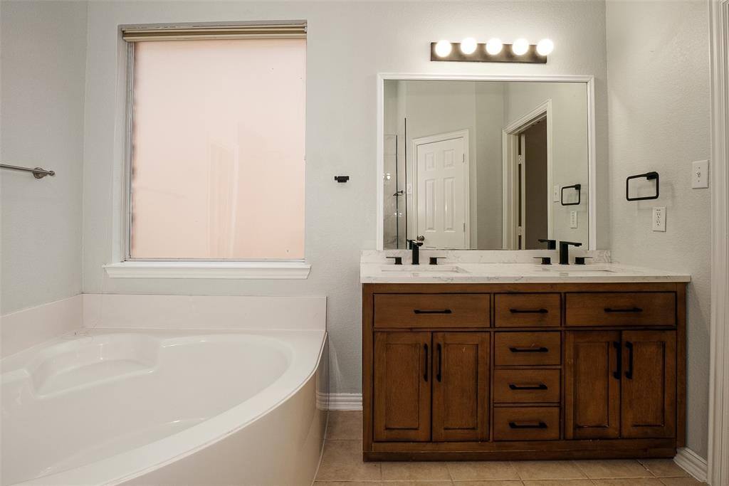 Apartment for rent at 4488 Big Sky Dr, Plano, TX 75024
