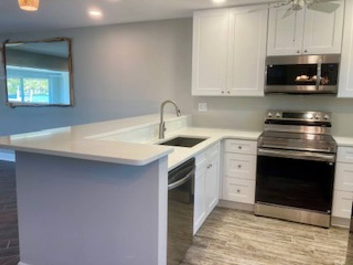 Apartment for rent at 11474 W Bayshore Dr, Crystal River, FL 34429
