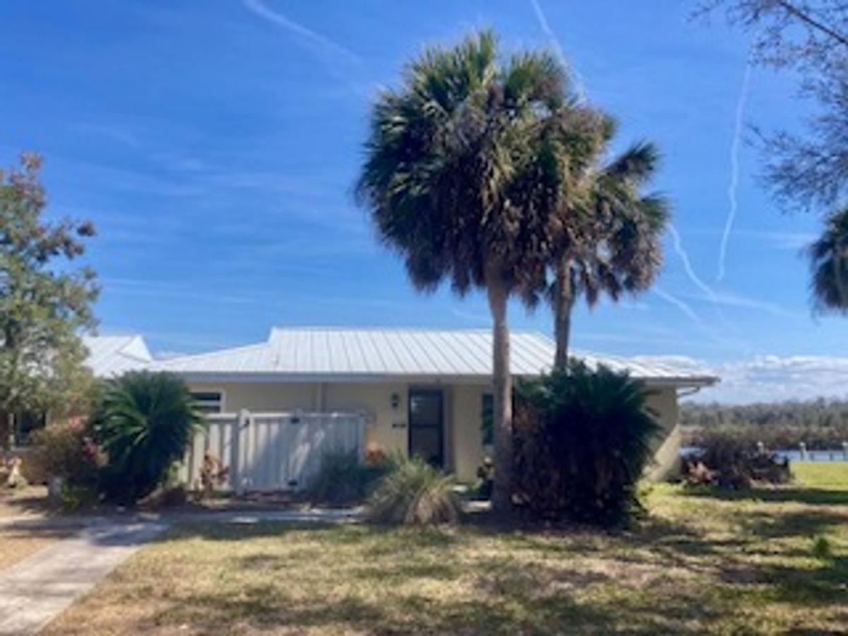 Apartment for rent at 11474 W Bayshore Dr, Crystal River, FL 34429