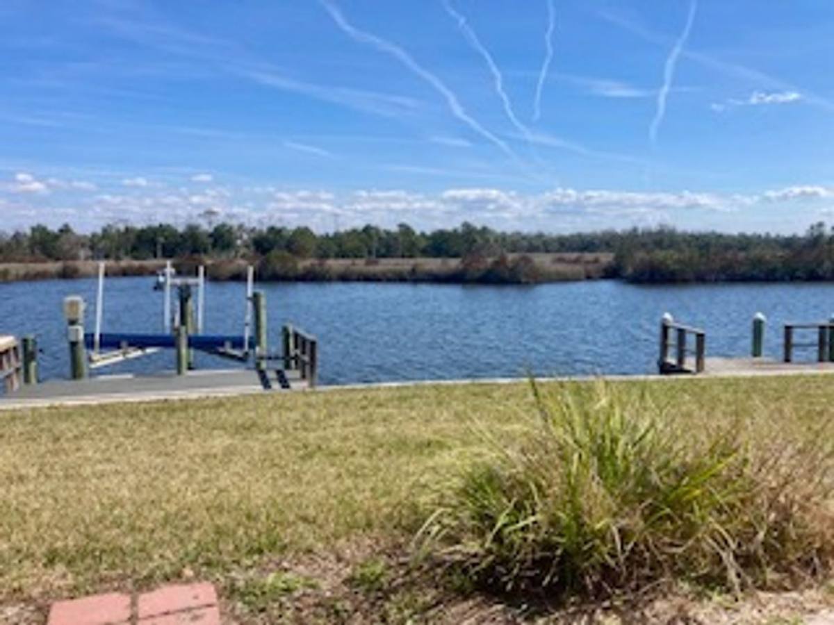 Apartment for rent at 11474 W Bayshore Dr, Crystal River, FL 34429