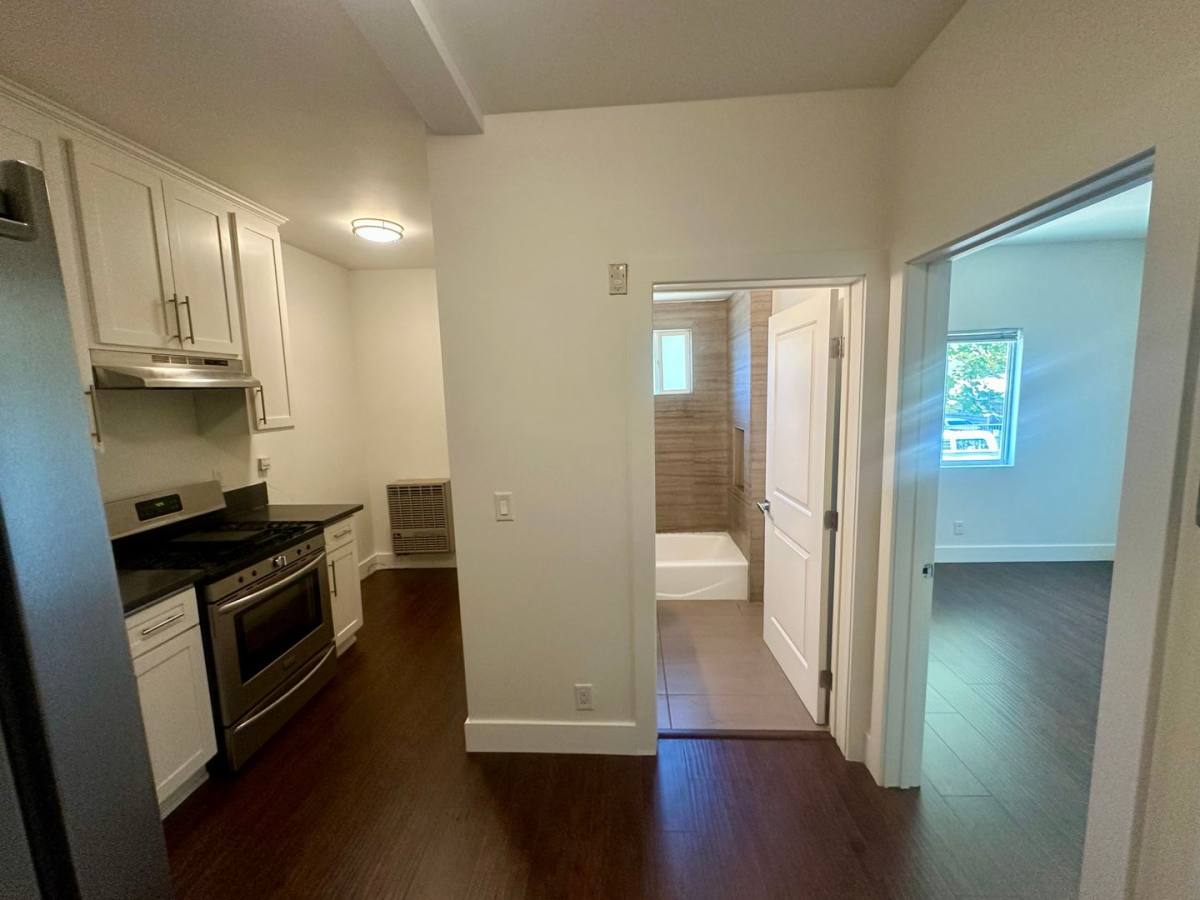 Apartment for rent at 5957 Barton Ave, Los Angeles, CA 90038