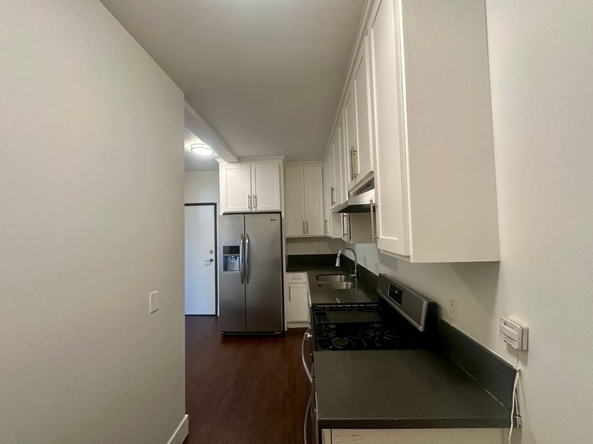 Apartment for rent at 5957 Barton Ave, Los Angeles, CA 90038
