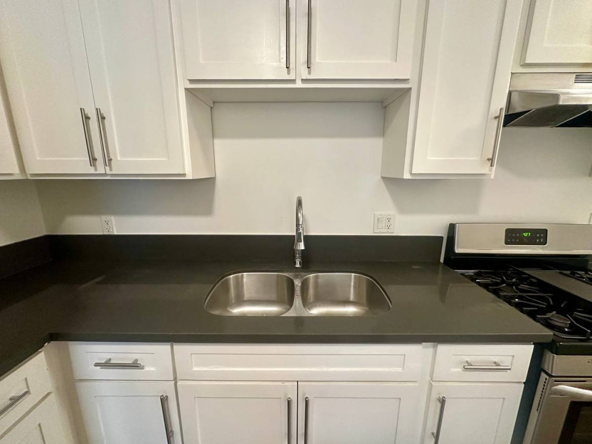 Apartment for rent at 5957 Barton Ave, Los Angeles, CA 90038