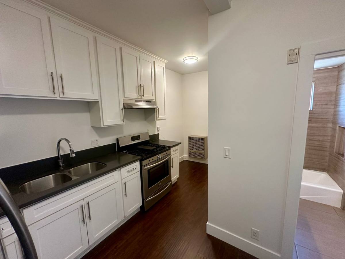 Apartment for rent at 5957 Barton Ave, Los Angeles, CA 90038